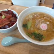 中華ソバとマグロ丼のセットはお勧めです