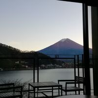 夕陽に染まる紅富士の絶景