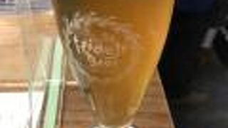 九州各地のお酒を角打ちで楽しめます。