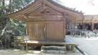 拝殿と本殿