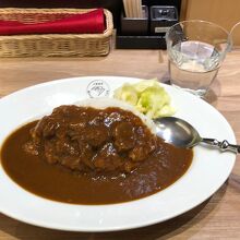 プレミアムビーフカレー1100円！