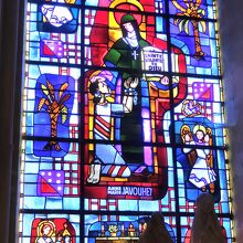 絵本のようなステンドグラス