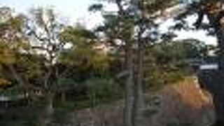 有事に備えて跳ね上がる重要な橋でした