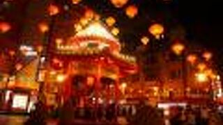 神戸中華街のシンボル、焼酎ある南京町広場