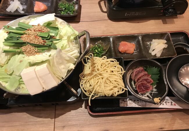 もつ鍋人気店のランチ