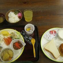 バイキングスタイルの無料朝食、食べ応えがありました！