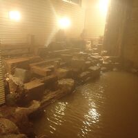 お風呂。鉄分の入った茶色い黄金の湯