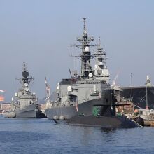 護衛艦と潜水艦～！