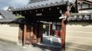 もとは、逆側にあった建物