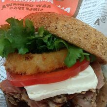 The A&Wバーガー 約７００円