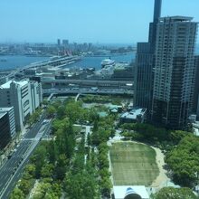 神戸市役所展望ロビーから