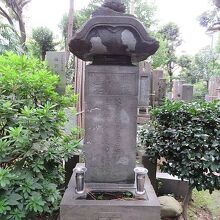 滝沢馬琴のお墓