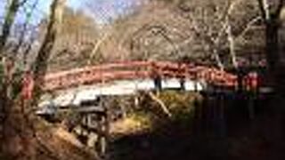 伊香保温泉の奥に佇む赤い橋