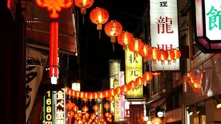 中華街らしい路地裏感