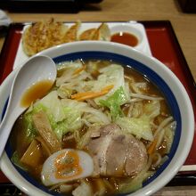 8番らーめん 富山駅店