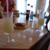 ウエルカムドリンク。柑橘系ジュース？