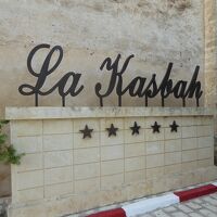 「ラ・カシュバ」の看板