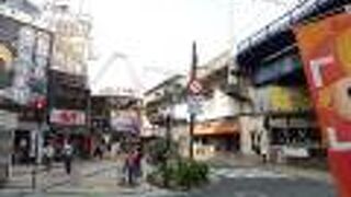 阪急三宮駅北側の商店街