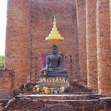 王室説教場跡に鎮座する仏像