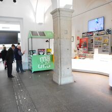 内部はシンプルですっきりしている