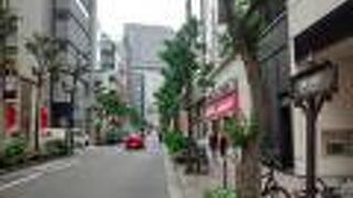 道の名前のシックな標識