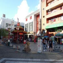 広場全景です。これ位の広さになります