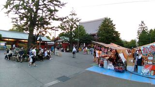 様々な日本らしい屋台も素晴らしく、絶対見逃せない