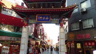 ３つの門中では一番派手！