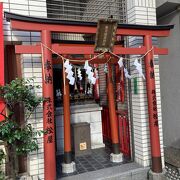 小さな神社。