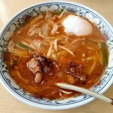 辛味噌ホルモンラーメン