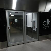 空港と直結したホテルの入口