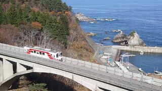 風景撮影タイムを取ってくれる三陸鉄道の橋の一つ