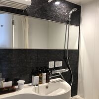 可動式シャワーとバスタブ