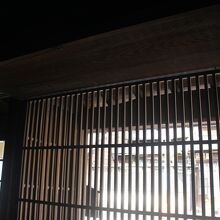 蔀戸を開けたところ