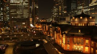 屋上庭園から東京駅がよく見えます