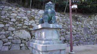 海に立つ大鳥居が見事