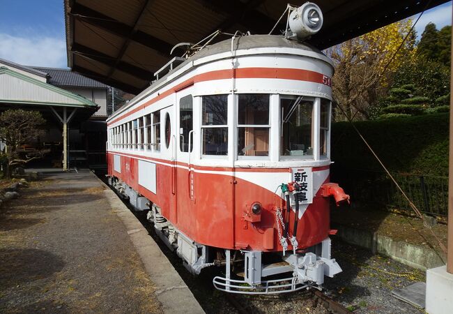 丸窓電車が見られます （谷汲昆虫館）