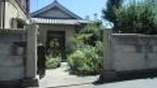 境内にあった手桶が唯一、お寺の証