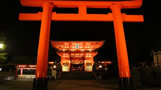 24時間開放、ライトアップもありました