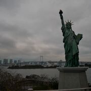 自由の女神