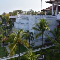 写真外左側は粗大ごみ置き場でした。