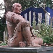 真田幸村終焉の地に建つ銅像