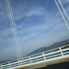 瀬戸内海の島々を眺める事が出来ます。