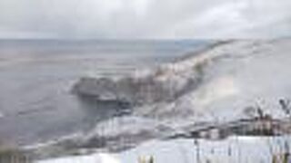 雪の断崖絶壁もまたいいね！