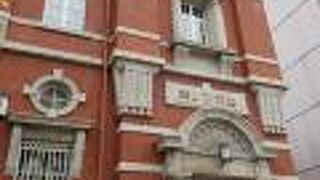 辰野金吾氏の設計で東京駅と雰囲気が似ている