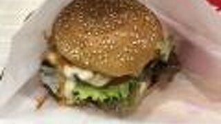 実はここでしか食べられない北海道産牛100%のハンバーガー