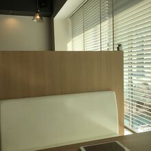 ついたてを兼ねたソファー