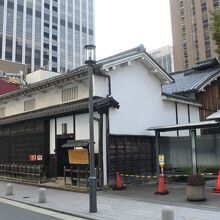 通り沿いからの景観