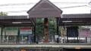 奈良観光には外せない駅です