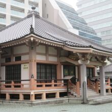 張り出し部分がユニークです